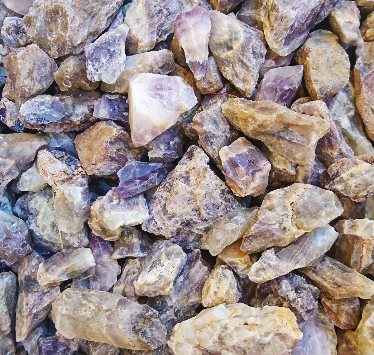 Zambian dogtooth amethyst, 20-60mm, rough - Silver Hills 0.01kg