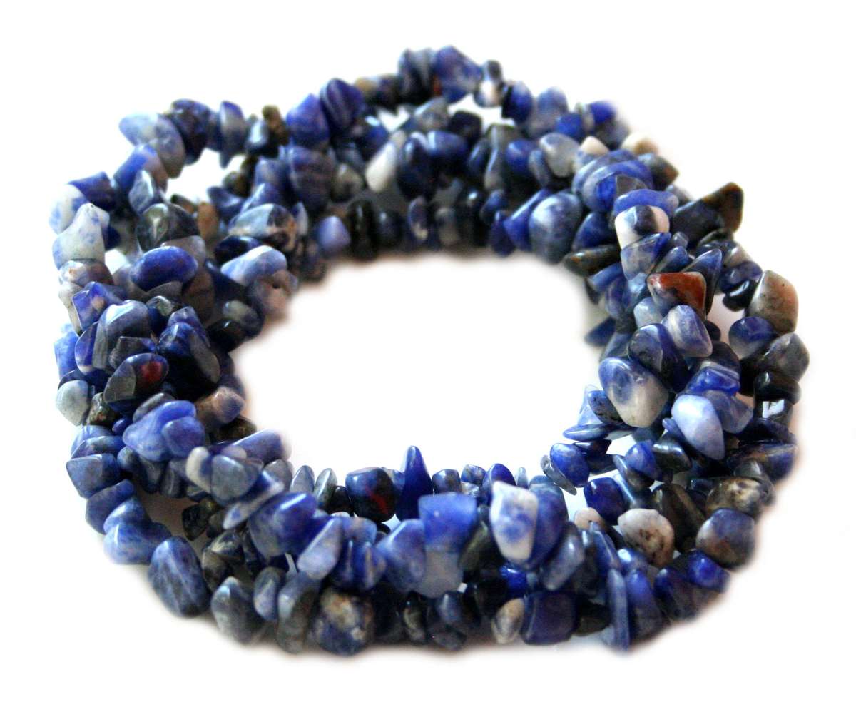 Sodalite chip string, 79 cm long
