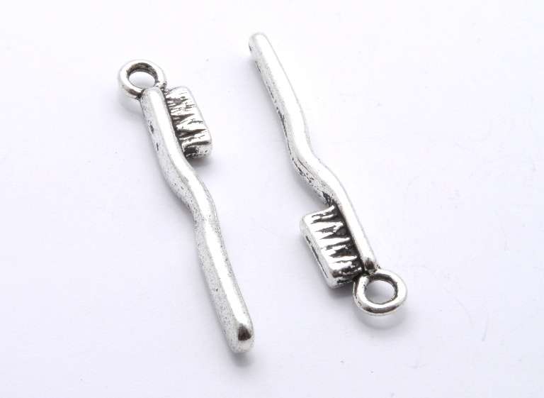 2x Toothbrush charm in nickel silver, 30mm - Silver Hills