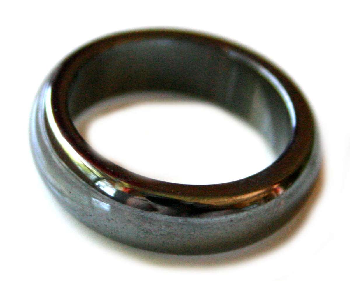 Hematite ring, 6mm, ass. sizes - 0.01kg