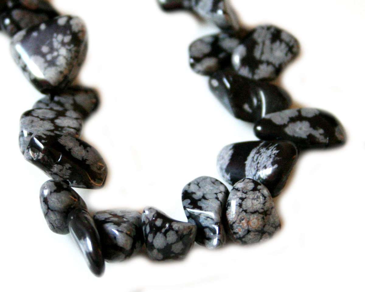 Snowflake obsidian, side-drilled chips. 40cm