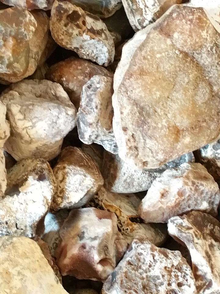 Carnelian large rough 3-10cm