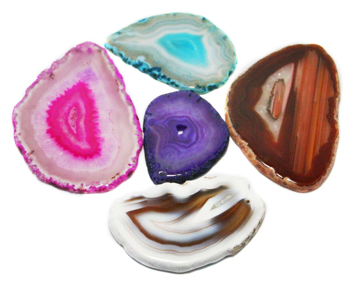 Agate slice in ass. colors, hole, 4-9cm
