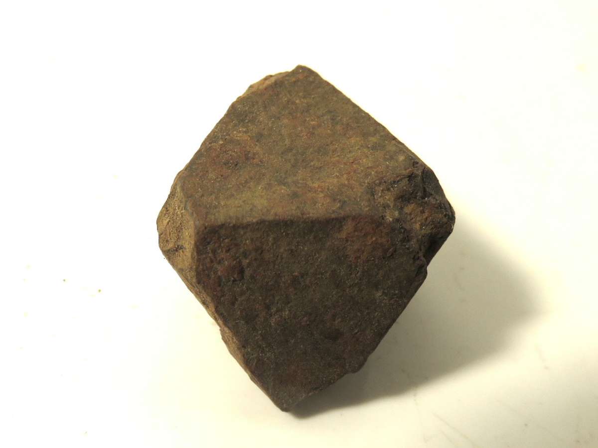 Magnetite crystal 10-20mm - Silver Hills 0.02kg