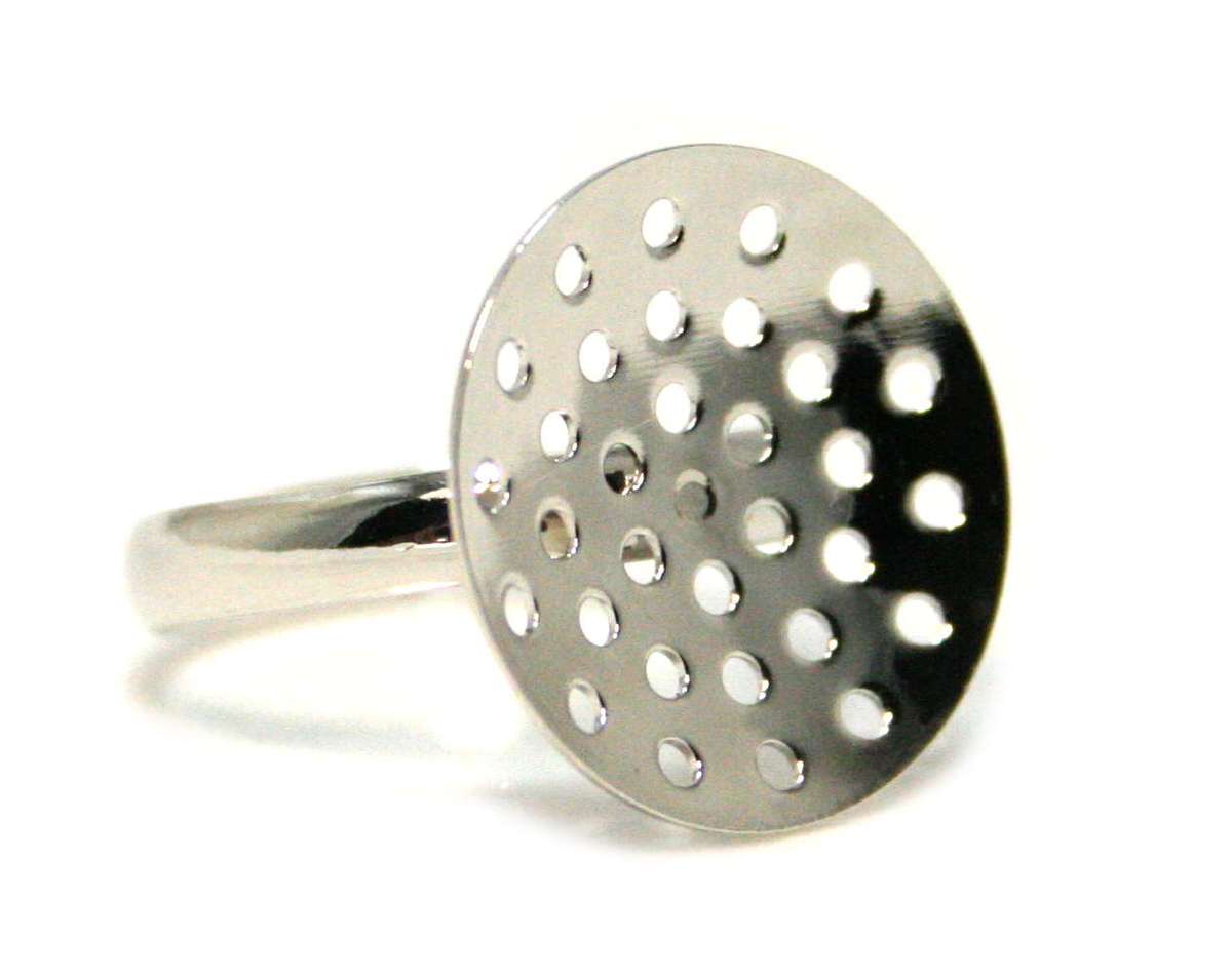 Nickel free ring w bezel, 18mm, adjustable