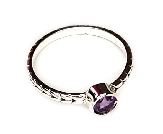 Amethyst ring in 925 silver, round, size 7
