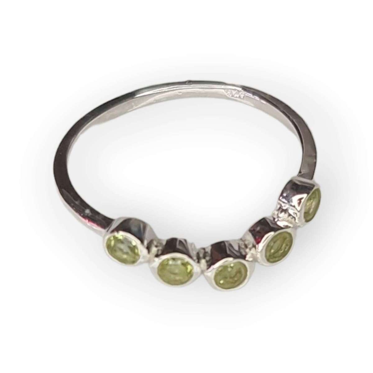 Peridot ring in 925 silver, round, size 7