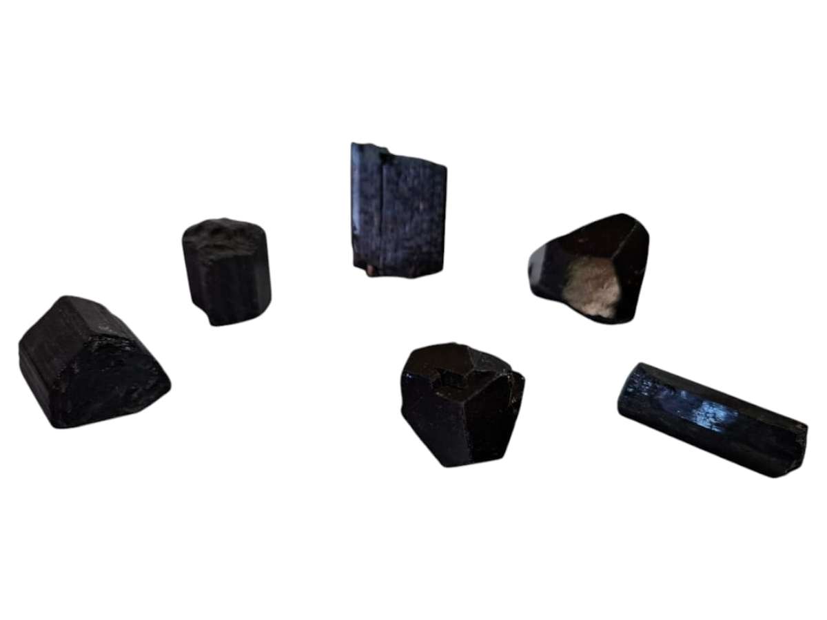 Rough Black Tourmaline, Erongo in Namibia, 3-5cm