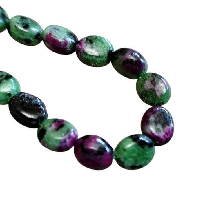 Ruby in Ziosite 6.5 x 8mm oval bead string, 39.8cm