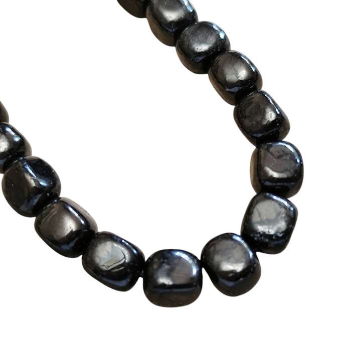 Shungite freeformed cube bead string 7.5mm, 39.5cm