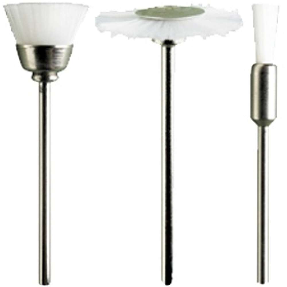 PG - ASSORTED WHITE NYLON BRUSHES. 3PCSM4170