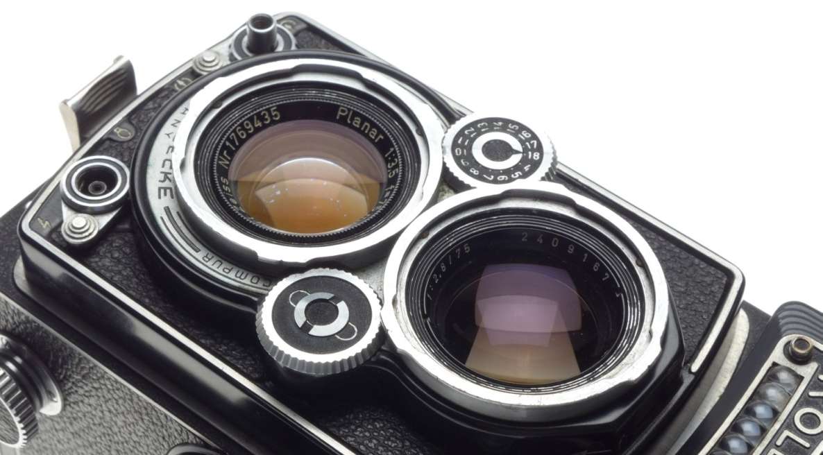ROLLEIFLEX 3.5 f=75mm Zeiss Planar TLR medium format film camera 3.5/75 metered
