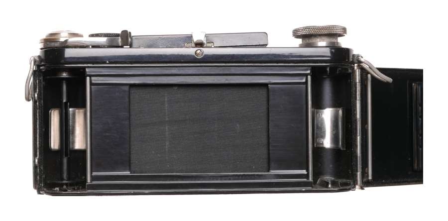 Exakta black medium format vintage camera Tessar 2.8 f=7.5cm Meyer 1:2.8/75mm