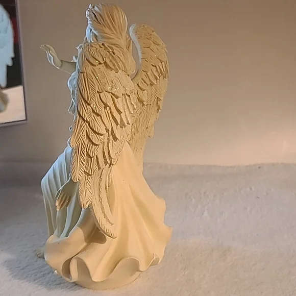 18cm Joyful Heart Angel Statue