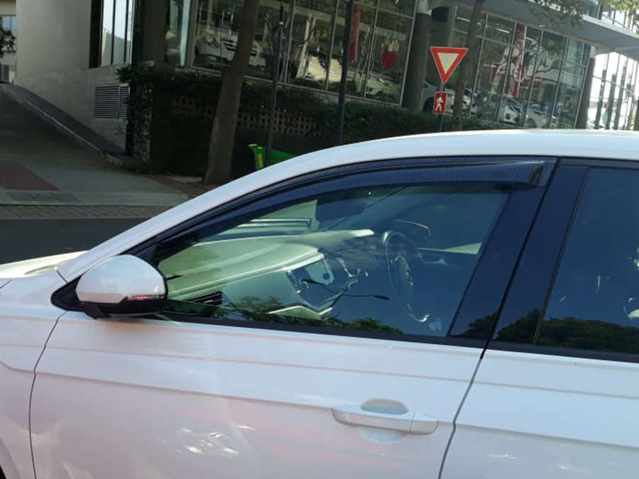 Carbon Look windshields for VW Polo 4door 2018+  (fronts)