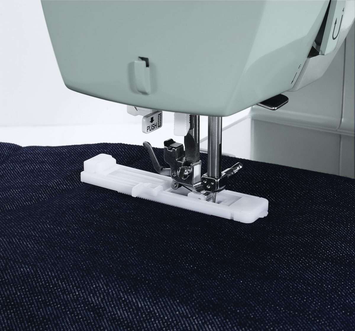 SINGER Heavy Duty 4423 Sewing Machine