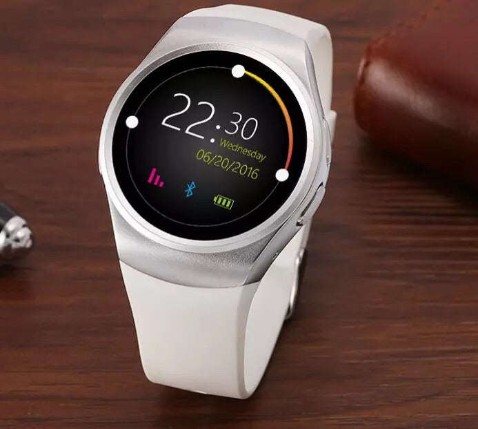 KW18 Smart watch Round Screen with Heart Rate monitor - Silver & white strap