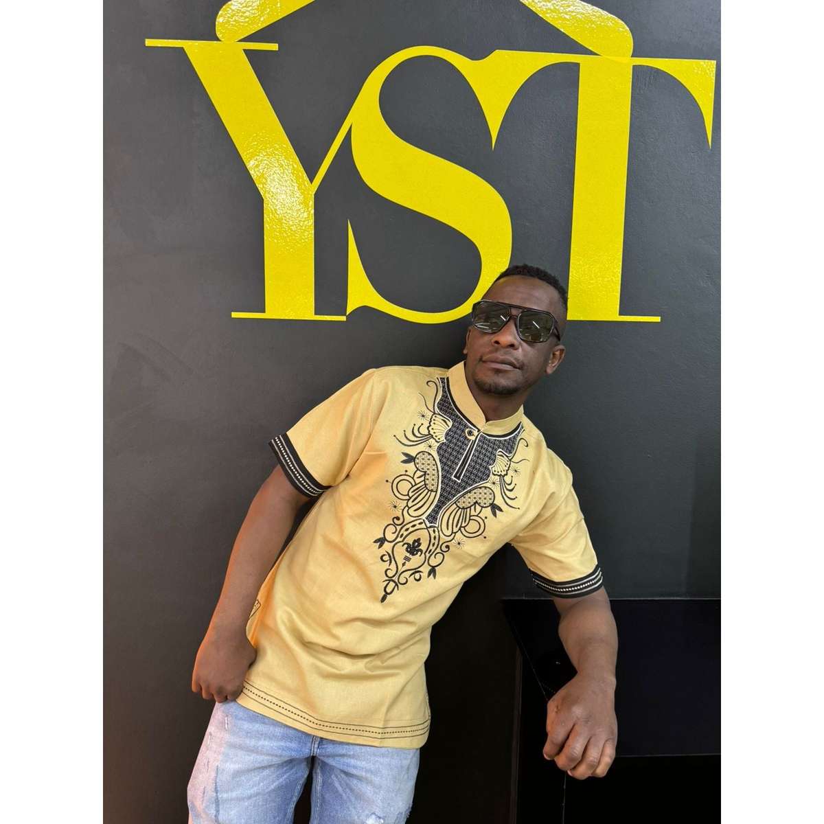 Mens African Vintage Embroidered T-Shirt