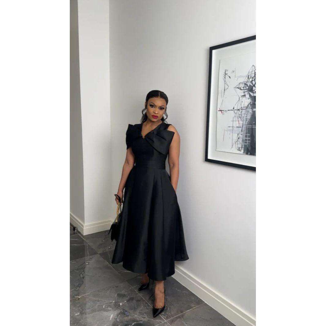 Elegant V-Neck Ruffle Sleeve Pleated Midi Dress