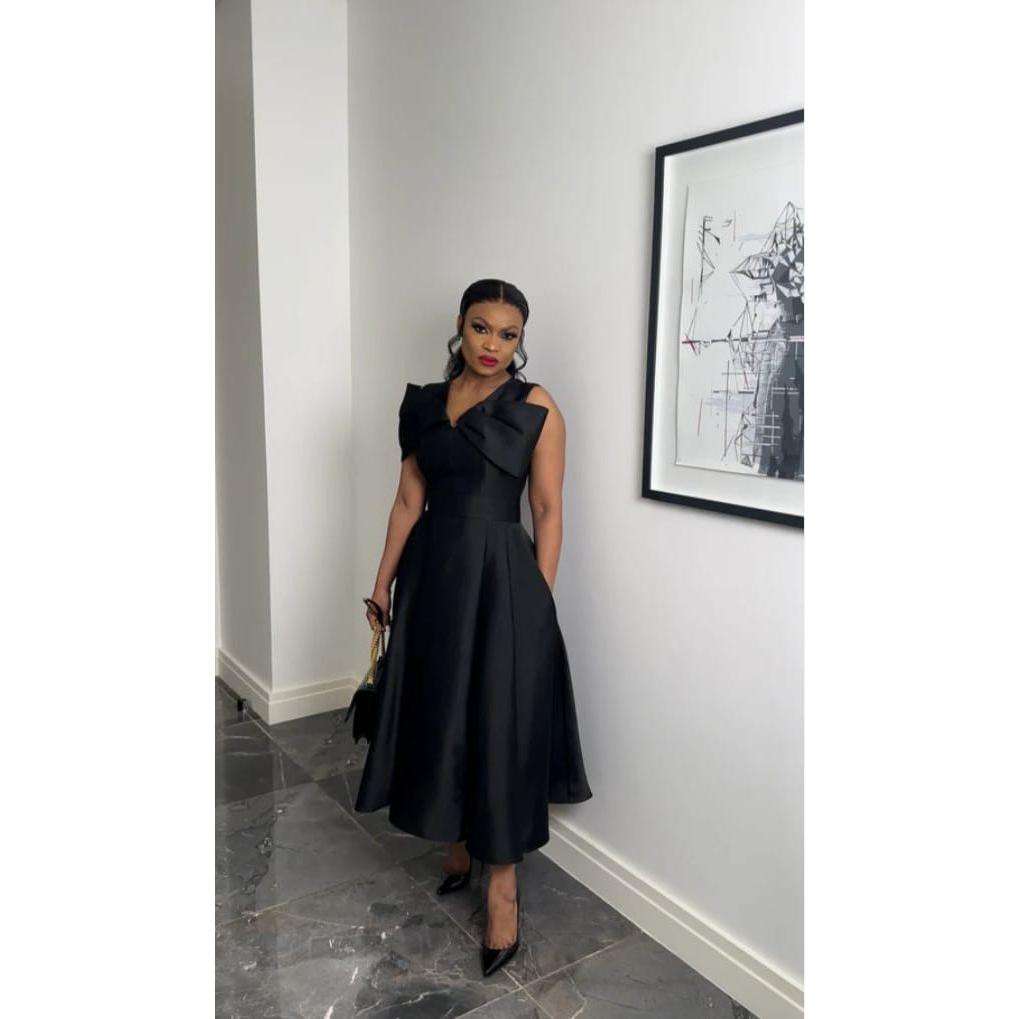 Elegant V-Neck Ruffle Sleeve Pleated Midi Dress