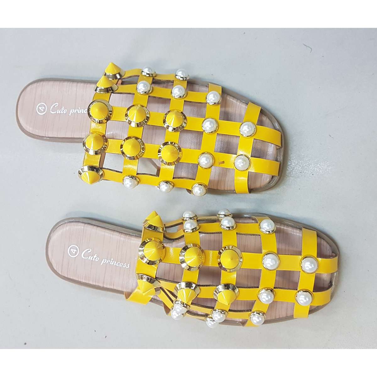 studded flat sandals - YELLOW / 7