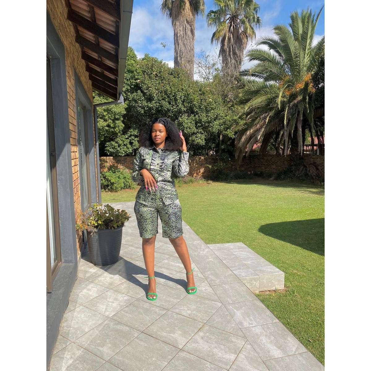 Traditional Dark Spotted Long Sleeve Top - GREEN / 34