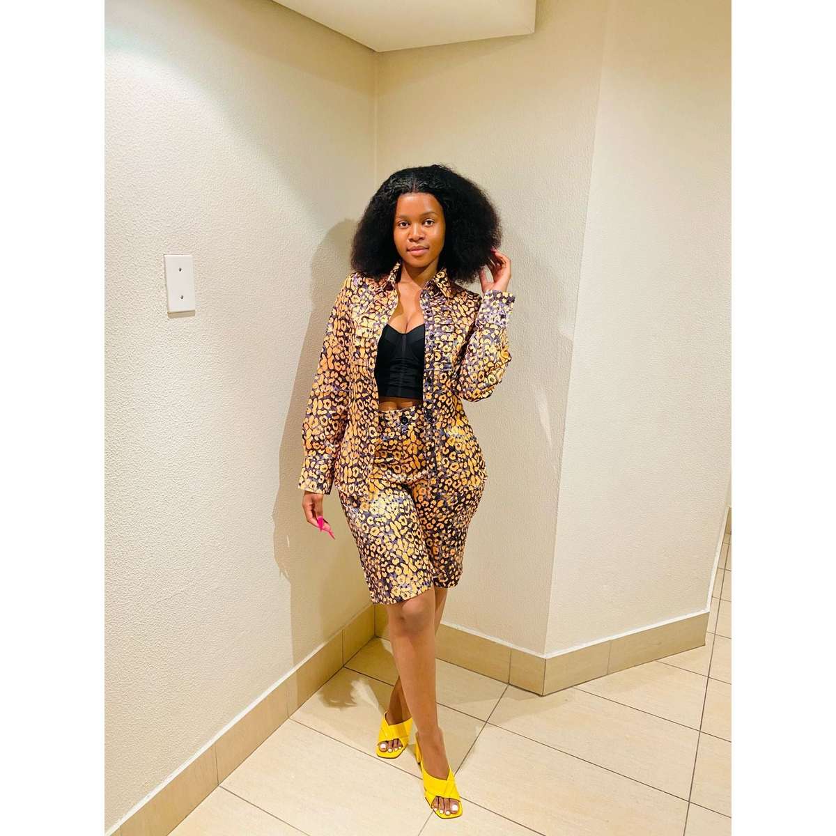 Traditional Dark Spotted Long Sleeve Top - GREEN / 34