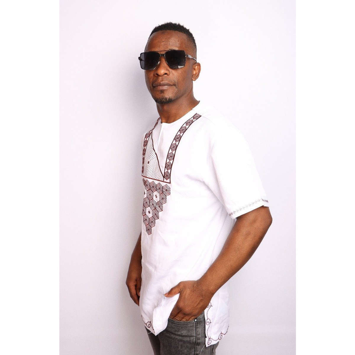 Mens African Vintage Embroidered T-Shirt - BLACK / 3XL