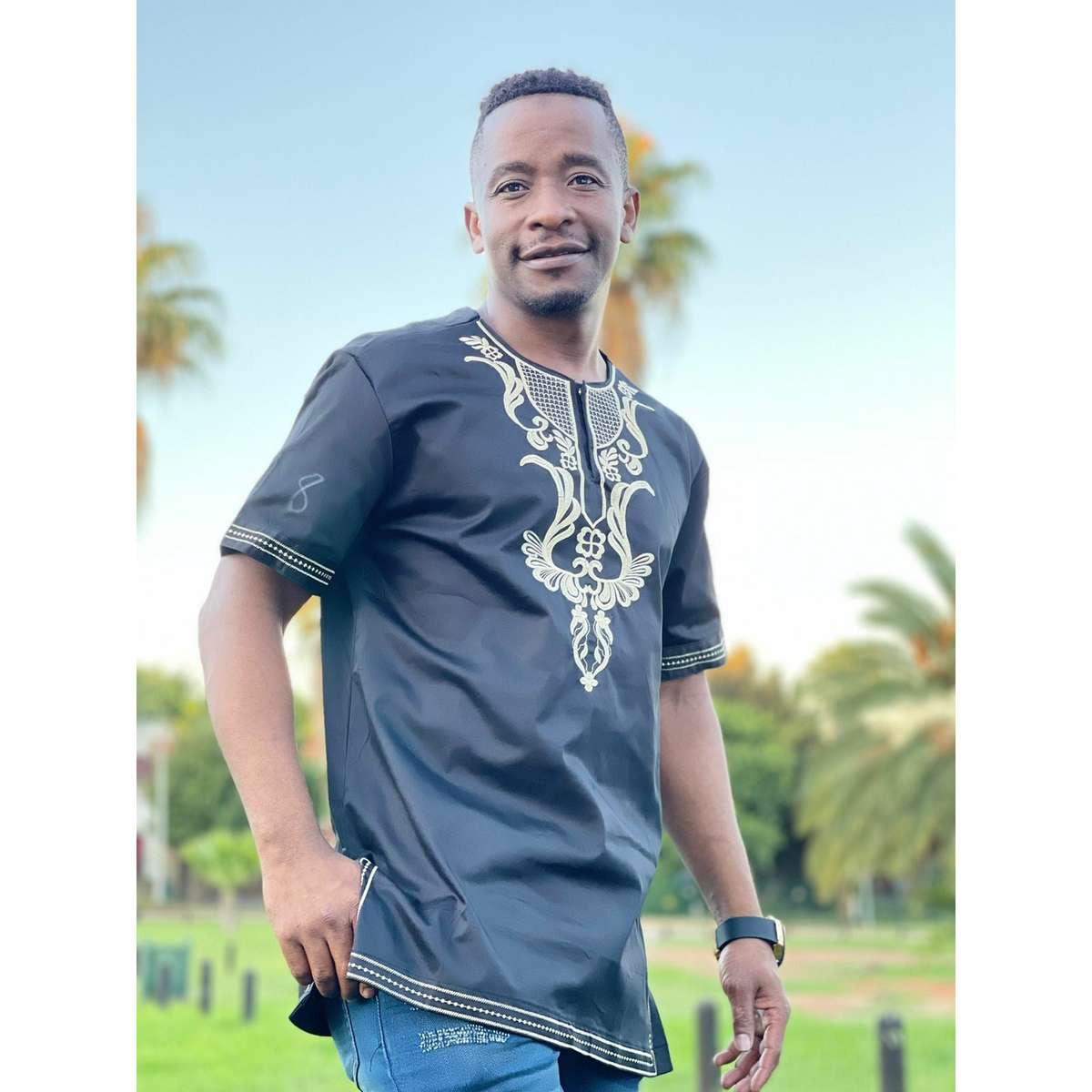 Mens African Vintage Embroidered T-Shirt - BLUE / L