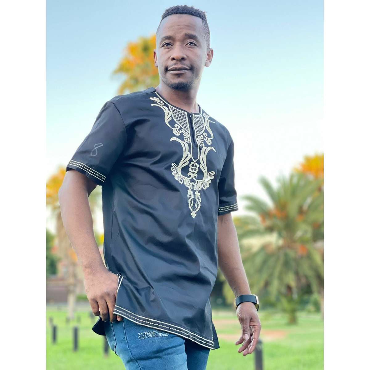 Mens African Vintage Embroidered T-Shirt - BLUE / L