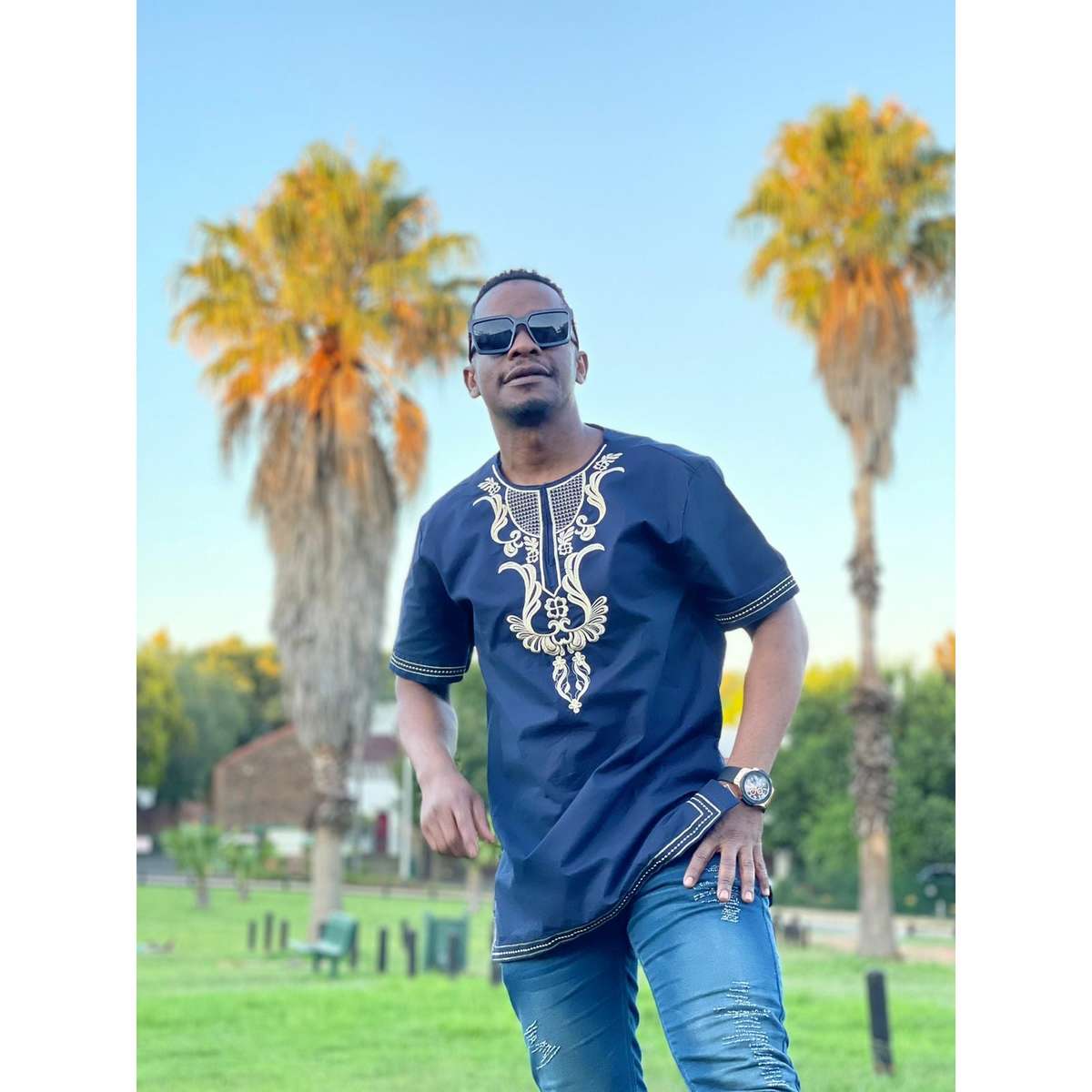 Mens African Vintage Embroidered T-Shirt - BLUE / 3XL