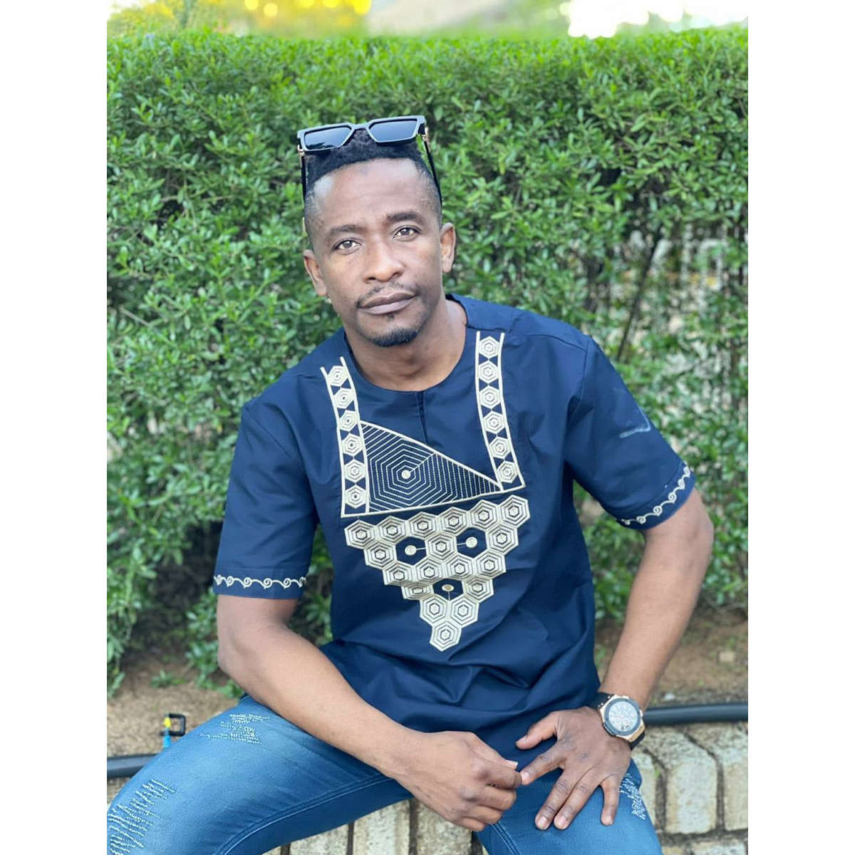 Mens African Vintage Embroidered T-Shirt - BLUE / L