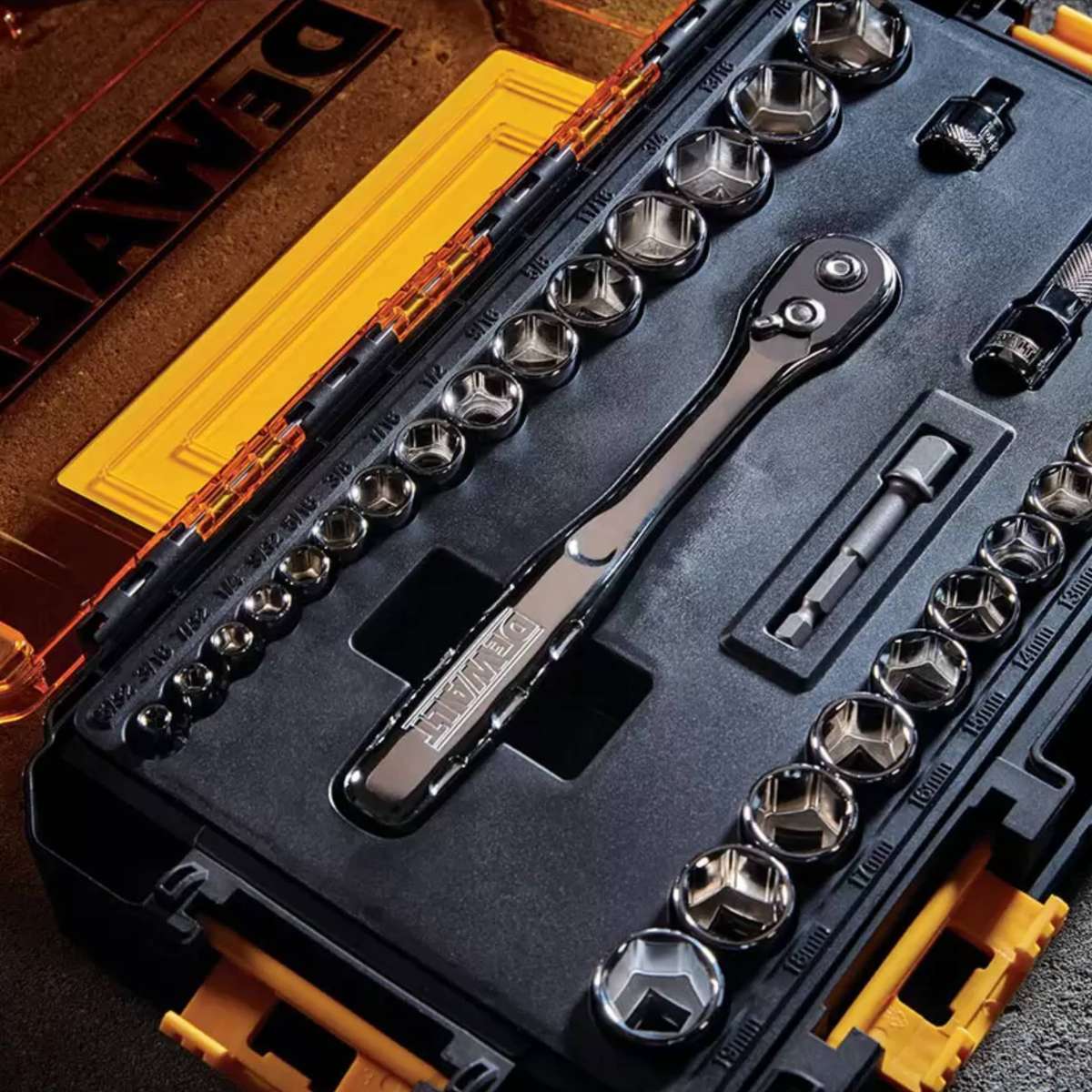 DeWalt 34-Piece Mechanics SAE & Metric Socket Set
