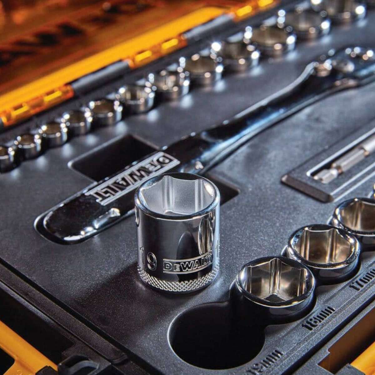 DeWalt 34-Piece Mechanics SAE & Metric Socket Set