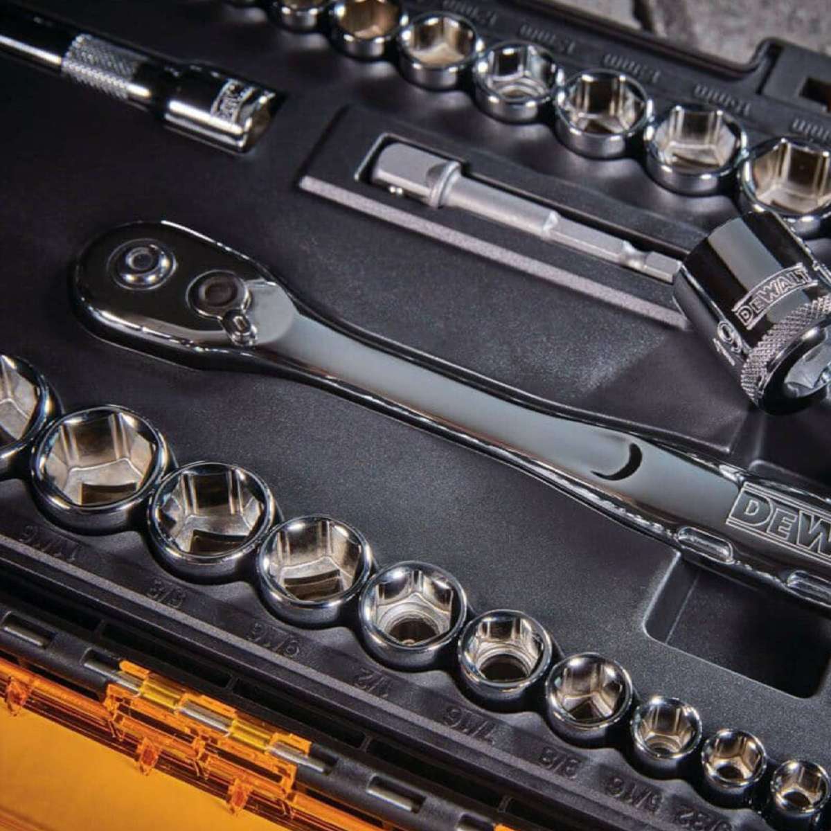 DeWalt 34-Piece Mechanics SAE & Metric Socket Set