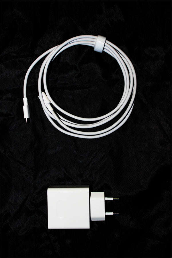 HUAWEI Matebook Adaptor+Cable. 40W V5 tier2-2.5KV/4KV Surge (02220897+04071375)