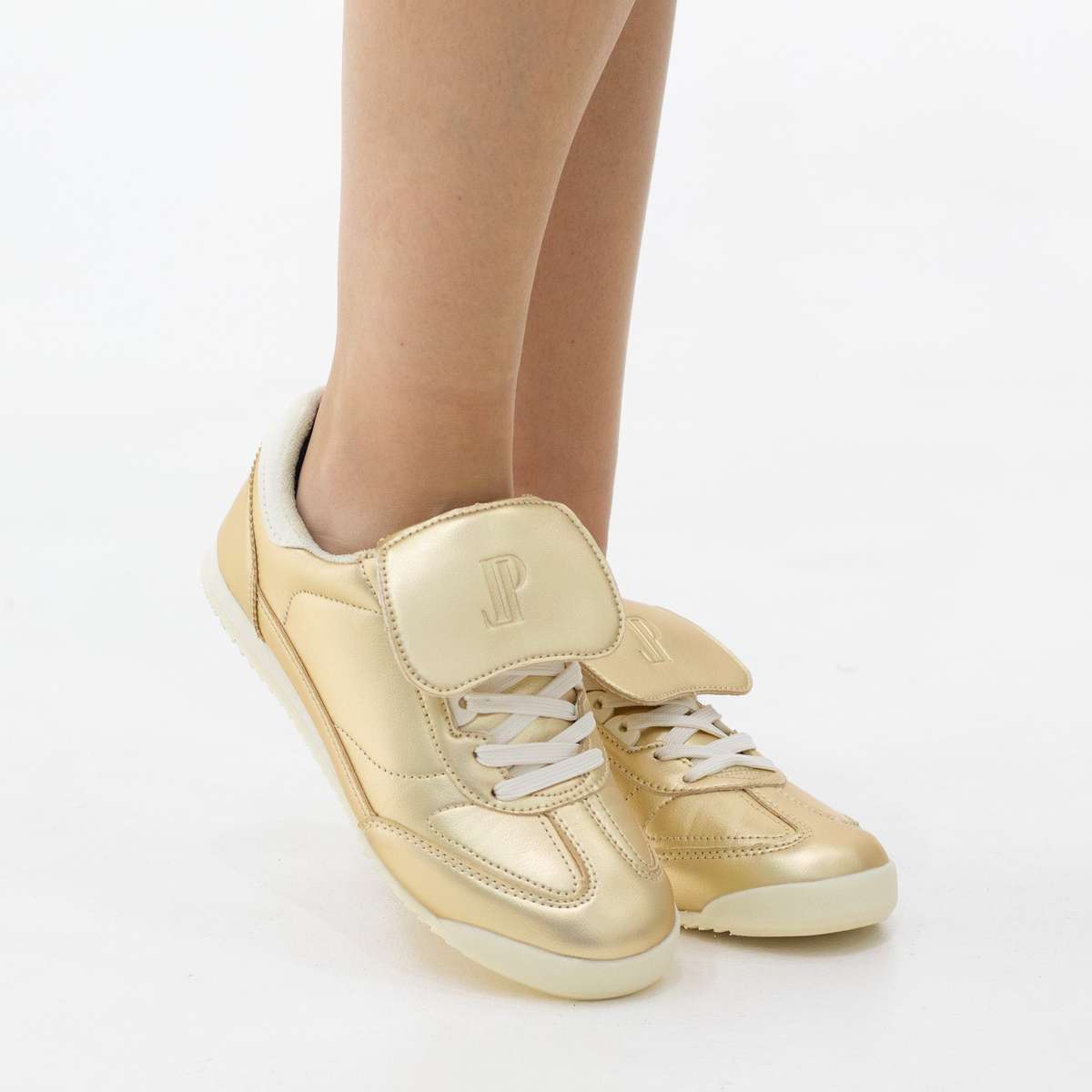 Kajsa metallic panels embroidered lace-up sneaker