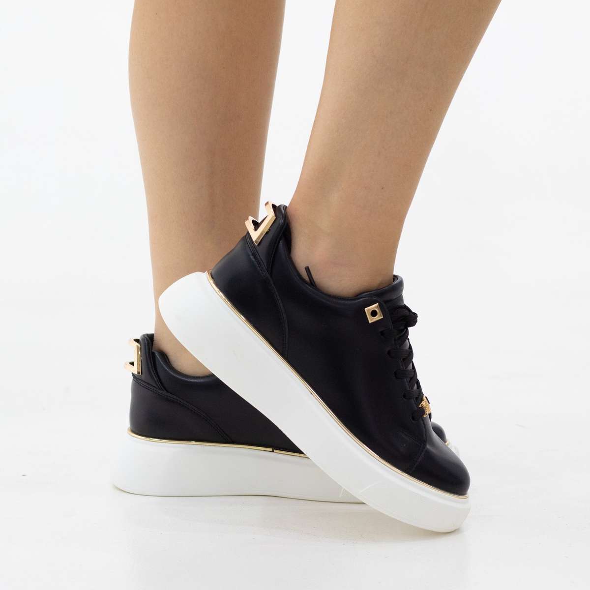 Carol lace-up casual sneaker