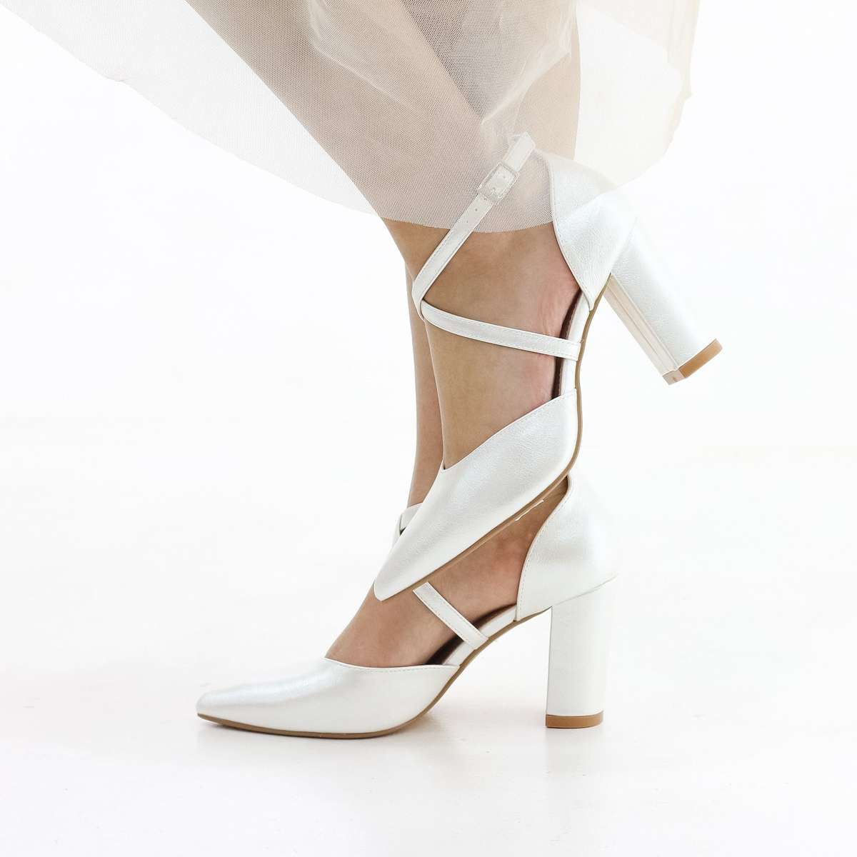 Fomo block 8.5 cm  heel open waist cross over belts