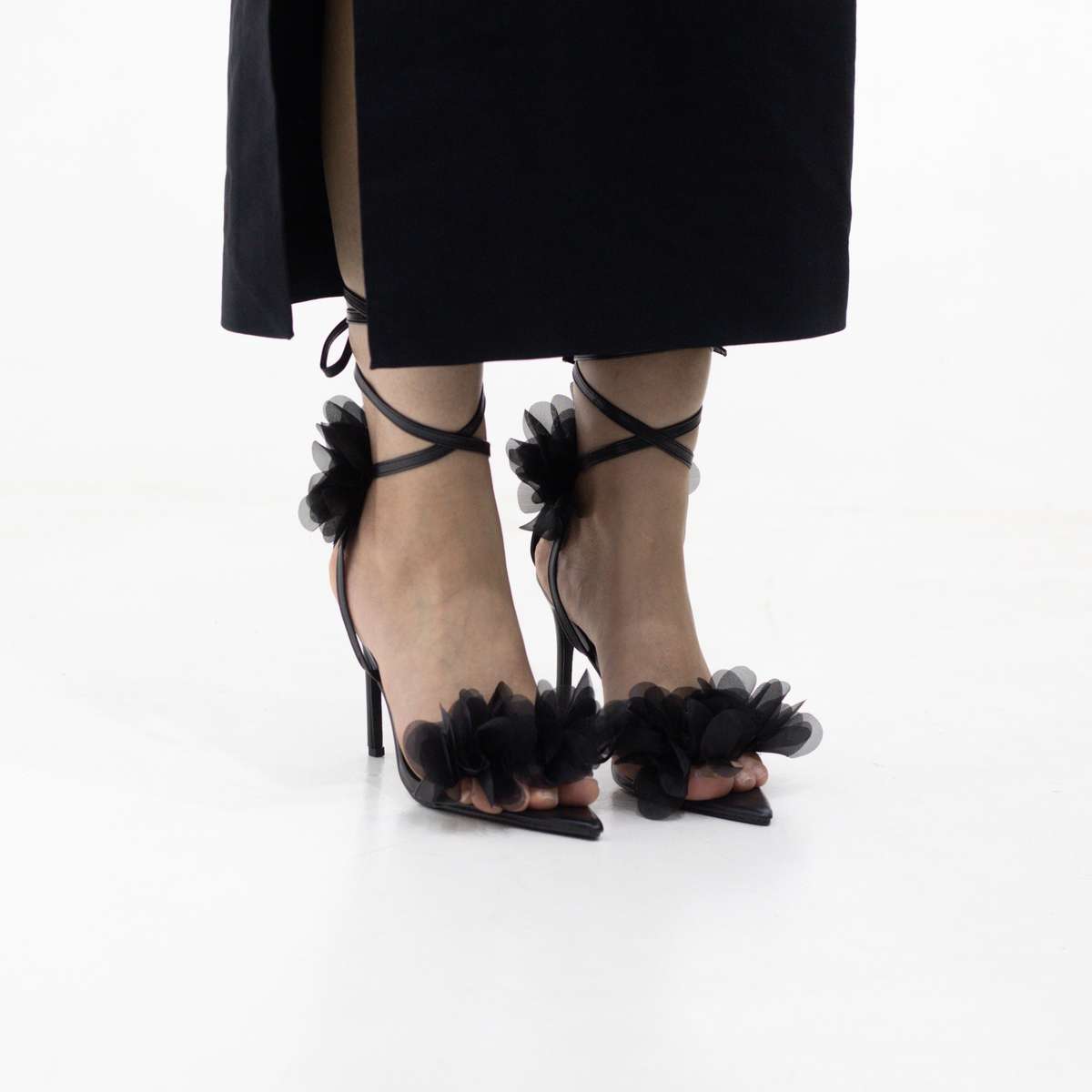 Petals pointed-toe stiletto sandal 10.5cm heels with oversized flowers
