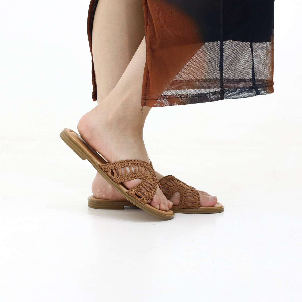 Weave woven cross-strap flat sandals