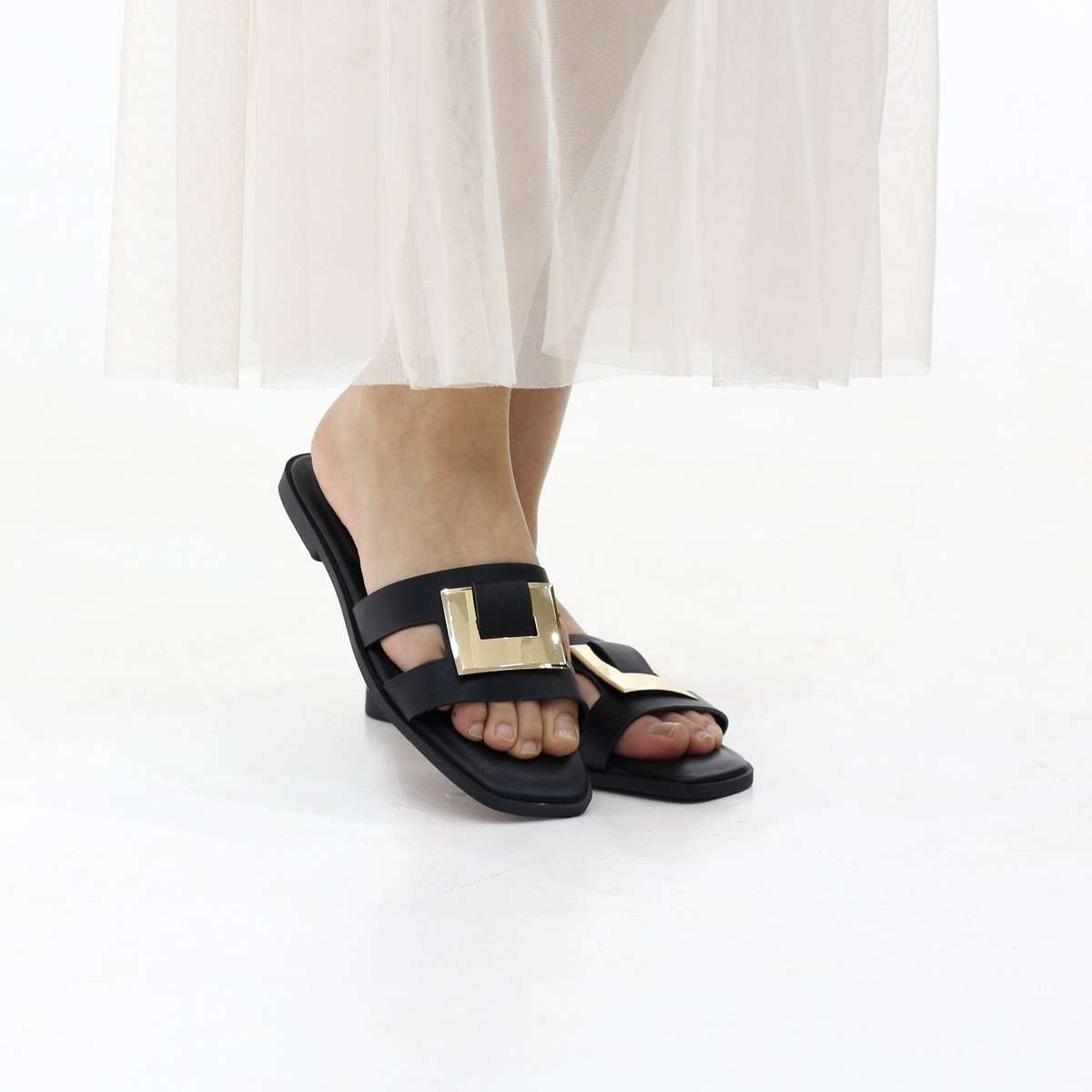 Frost slip-on flat sandal