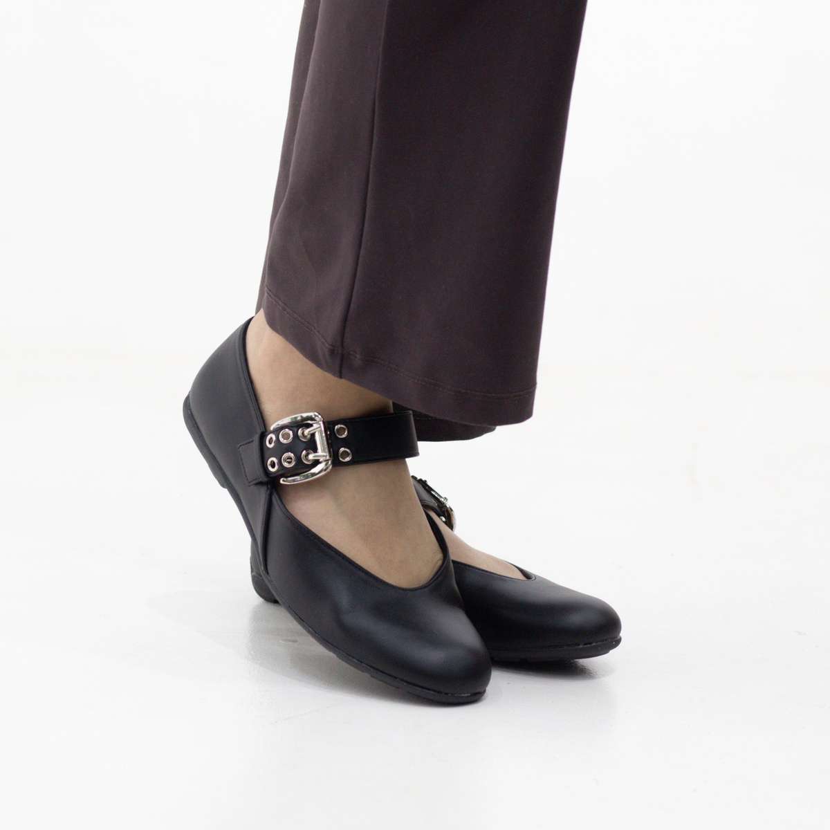 Mags single band round toe  comfy pump shoes