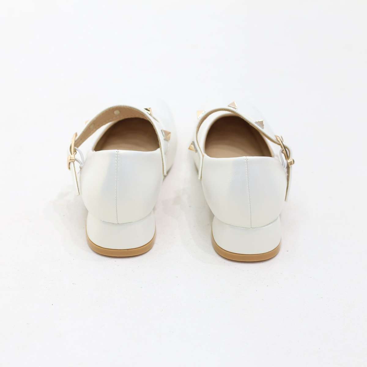 Flute glossy studded girls pumps with princess charm
