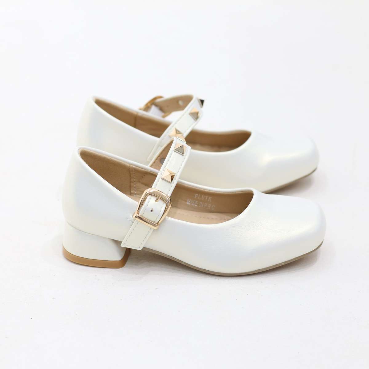Flute glossy studded girls pumps with princess charm