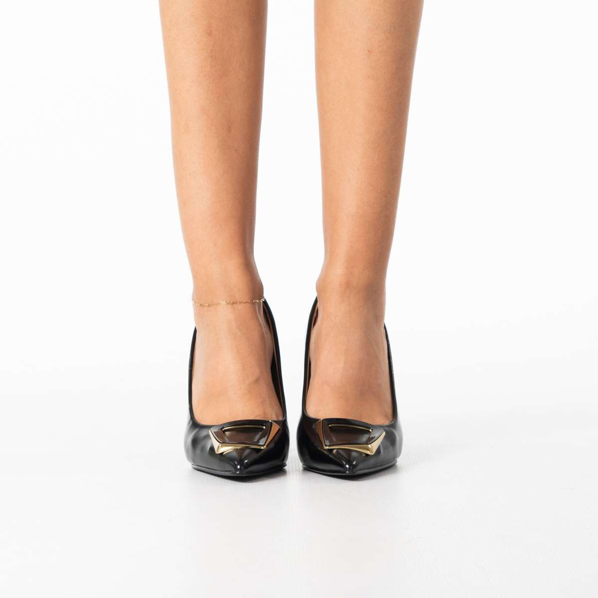 Voss women's sleek pointed heel with statement buckle detail