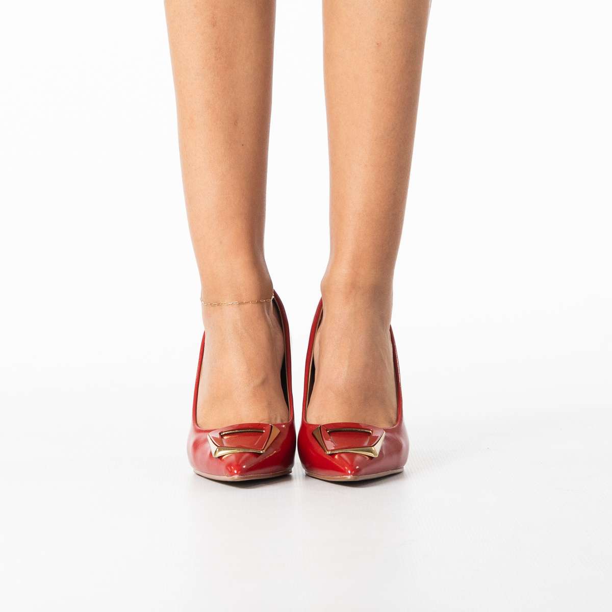 Voss women's sleek pointed heel with statement buckle detail