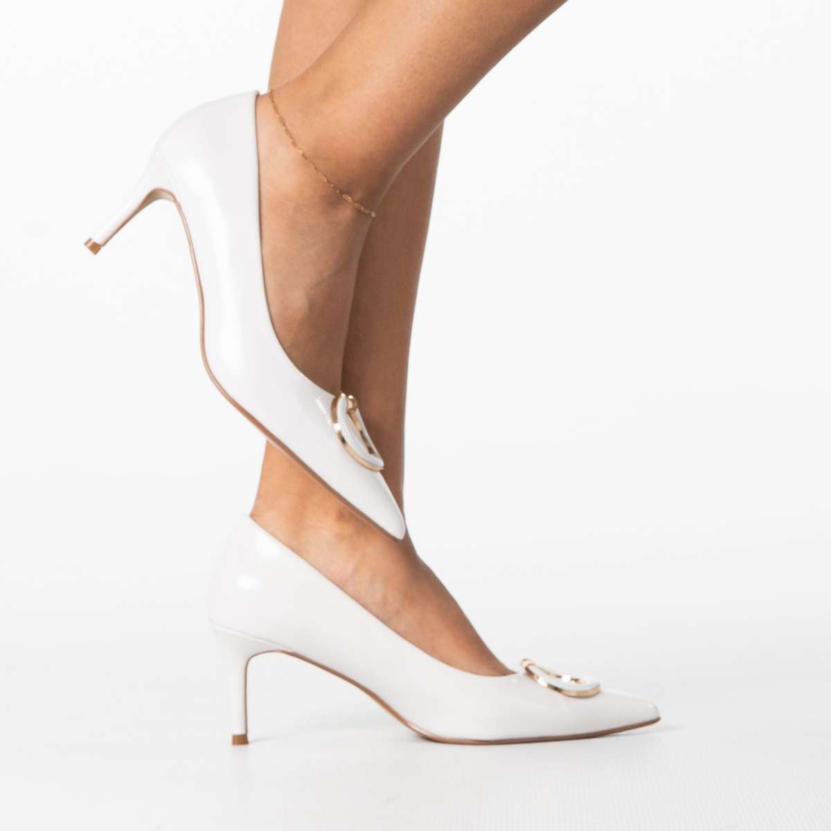 Platinum women's elegant pointed heel with refined buckle detail