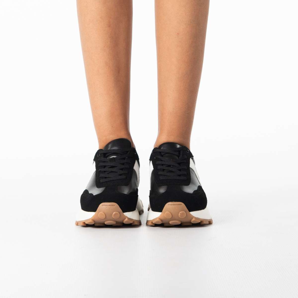 Paige women's sporty contrast sneaker with chunky sole style
