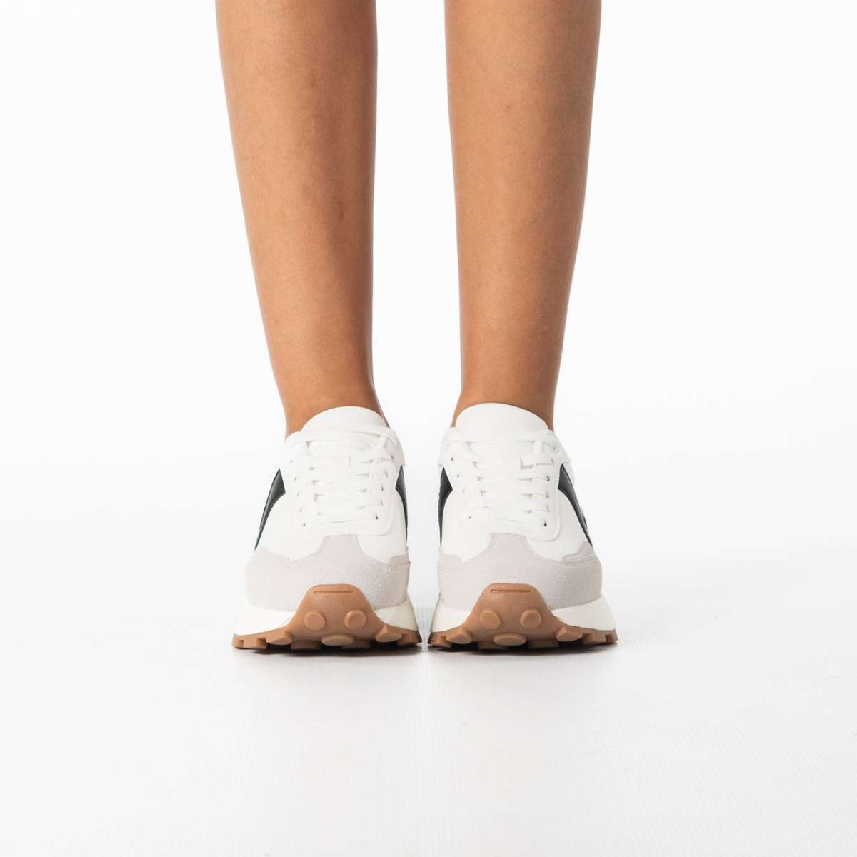 Paige women's sporty contrast sneaker with chunky sole style